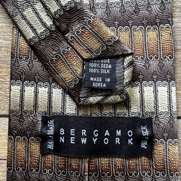 Bergamo New York One Size Mens Tie Gold and Black 58”x 3” - Picture 10 of 11